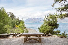 Lake Hawea Holiday Park