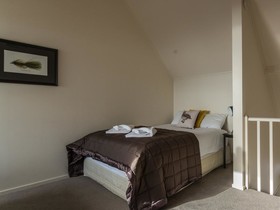 Lake Hawea Hotel