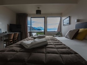 Lake Hawea Hotel