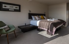 Lake Hawea Hotel