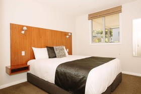 Lakeside Serviced Apartments