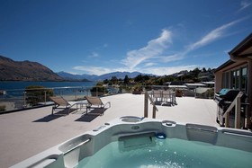 Lakeside Serviced Apartments