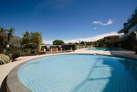 Lakeside Serviced Apartments