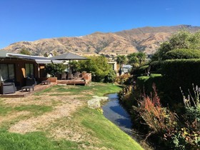 Wanaka Springs Lodge