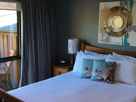 Wanaka Springs Lodge