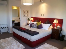 4 Royston Bed & Breakfast