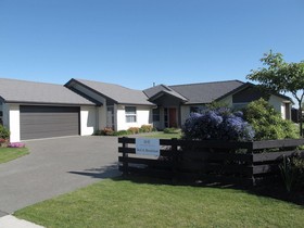 Halkett Grove Bed and Breakfast