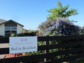 Halkett Grove Bed and Breakfast