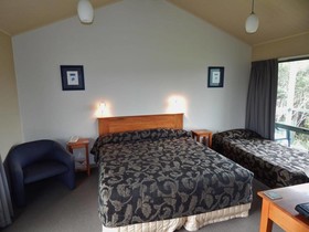Omau Settlers Lodge