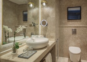 Maani Muscat Hotel & Suites