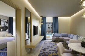 Maani Muscat Hotel & Suites