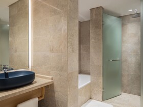 Maani Muscat Hotel & Suites