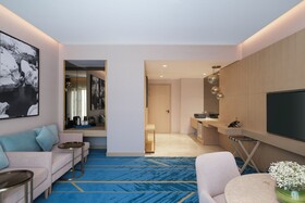 Maani Muscat Hotel & Suites