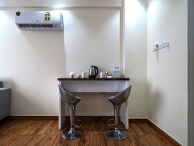OYO Townhouse 156 Rose Hotel Apartments