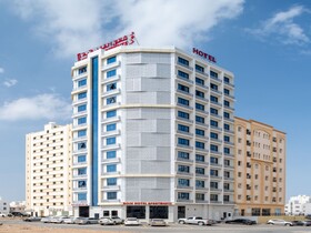 OYO Townhouse 156 Rose Hotel Apartments