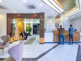 OYO Townhouse 156 Rose Hotel Apartments