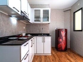 OYO Townhouse 156 Rose Hotel Apartments