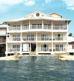 Tropical Suites Hotel