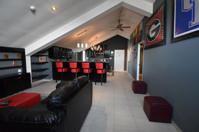 Tropical Suites Hotel