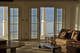 Tropical Suites Hotel