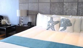 Tropical Suites Hotel