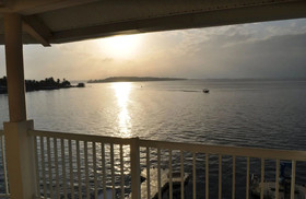 Tropical Suites Hotel