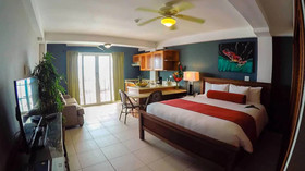 Tropical Suites Hotel