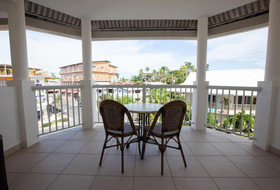 Tropical Suites Hotel