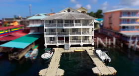 Tropical Suites Hotel