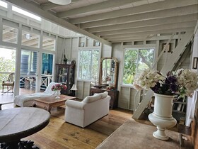 Los Secretos Guesthouse