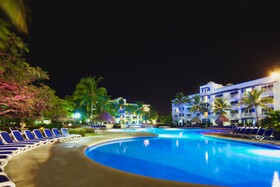 Playa Blanca Beach Resort