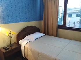 Alejandros Hotel