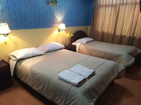 Alejandros Hotel