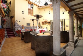 Los Apus & Mirador