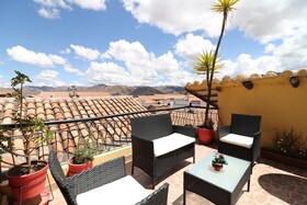 Los Apus & Mirador