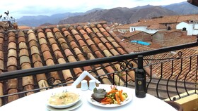 Los Apus & Mirador