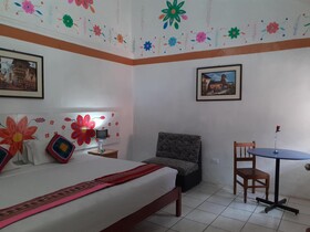 Reinbo Hostel B&B