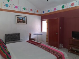Reinbo Hostel B&B