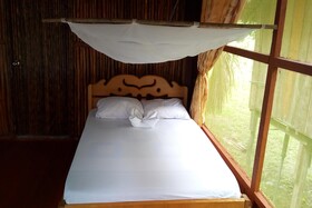 Ayaymama Eco Lodge & Expeditions