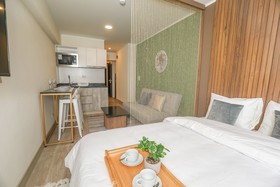 Grau 15 by Trendy Host