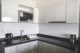 Grau 15 by Trendy Host