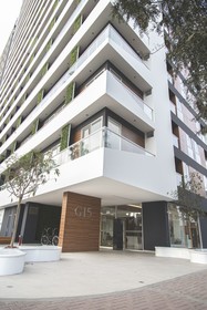 Grau 15 by Trendy Host