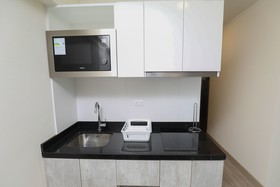 Grau 15 by Trendy Host