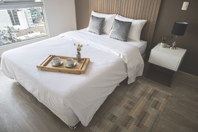 Grau 15 by Trendy Host
