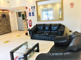 Hostal Carlos Tenaud