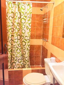 Hostal Carlos Tenaud