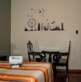 Hostal Carlos Tenaud