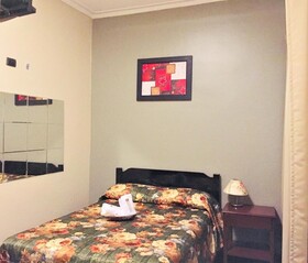 Hostal Carlos Tenaud
