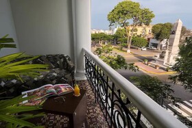 Hotel B