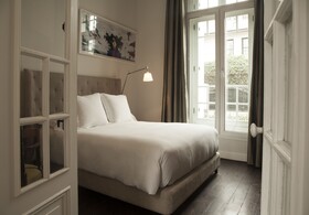 Hotel B